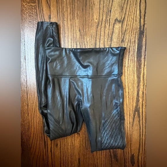 SPANX faux leather moto leggings size women’s M - Picture 6 of 7